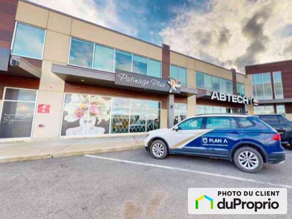 4440 Autoroute 440, Chomedey for rent