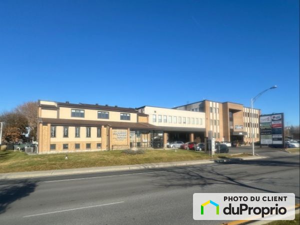 300-5100 boulevard Cousineau, Longueuil (St-Hubert) for rent