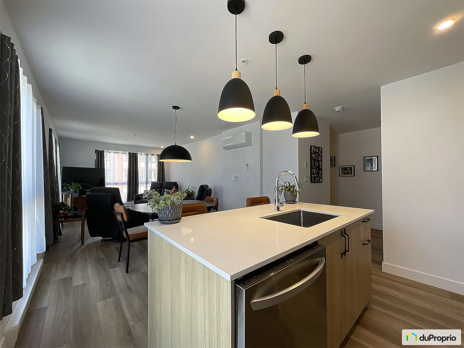 40 Rue Toe-Blake — photo 3