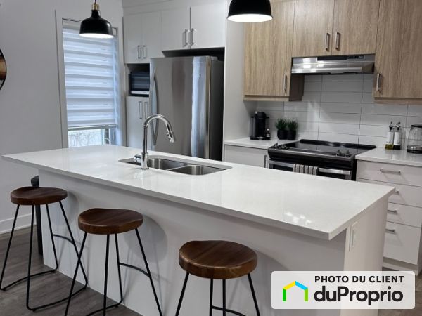 201-12 rue Quintal, Charlemagne for rent