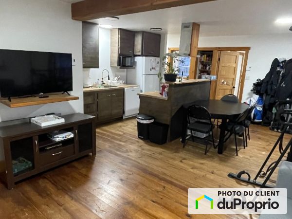 422 rue Principale Est, Magog for rent