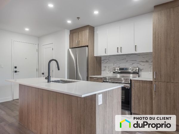 2020, rue Lucien Thimens, Saint-Laurent for rent