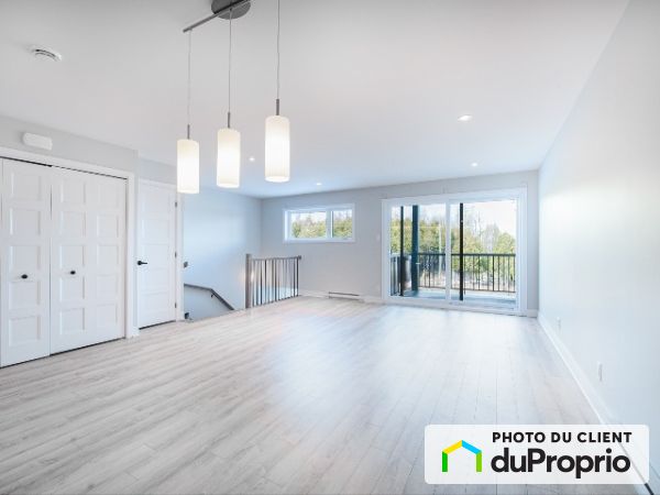 203-150 rue Natura, Bromont for rent