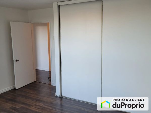 Bedroom - 320 Rue du Bord-de-l&#39;Eau ouest, Longueuil (Vieux-Longueuil) for rent