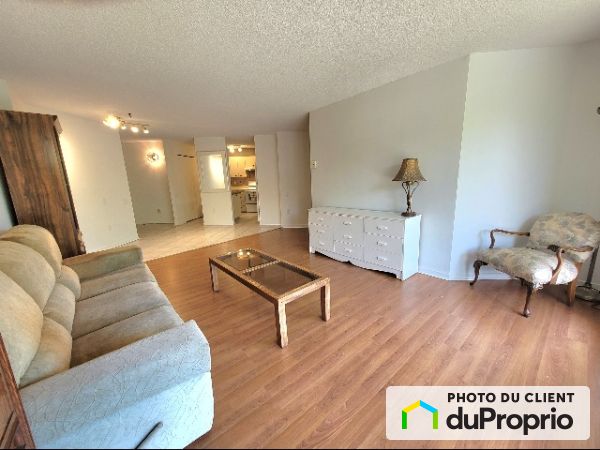 206-1210 boulevard Curé Poirier Est, Longueuil (Vieux-Longueuil) for rent