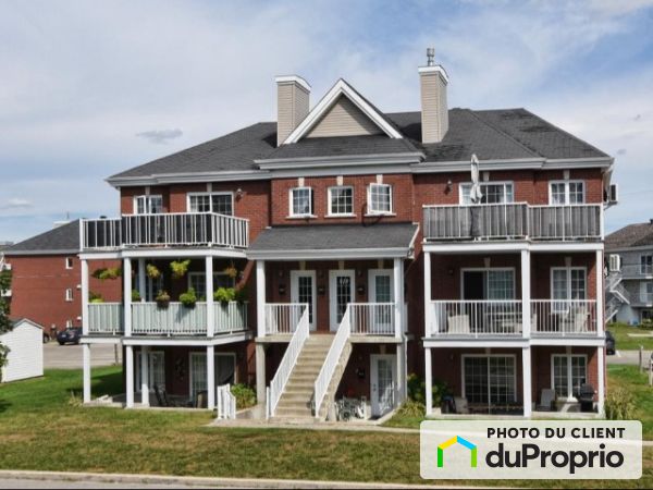 815 Des Bosquets, Ste-Marthe-Sur-Le-Lac for rent