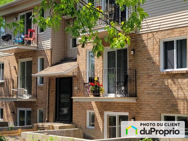 25 rue Bellevue, Rigaud for rent