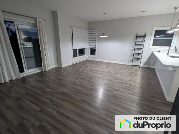 Apartment Living Room - 301-3660 rue Fernand-Flipot, Longueuil (St-Hubert) for rent