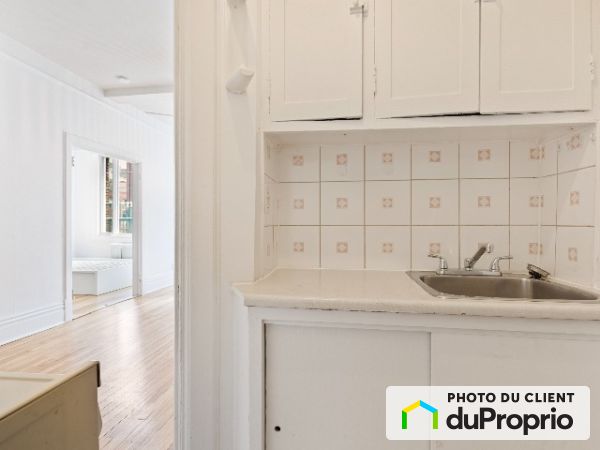 Sainte-Catherine-1607 sainte, Ville-Marie (Centre-Ville et Vieux-Montréal) for rent