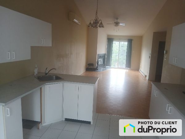 Apartment Living Room - 59 Rue Galipeau, Ste-Rose for rent