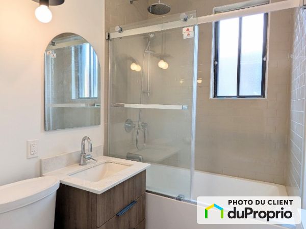 7 avenue Roosevelt, Mont-Royal for rent