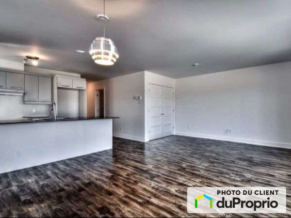 2179 rue Philippe-Dolbec, Ste-Rose for rent