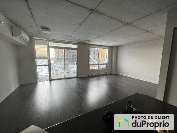 Apartment Living Room - 304-3410 boulevard Saint-Elzéar Ouest, Chomedey for rent