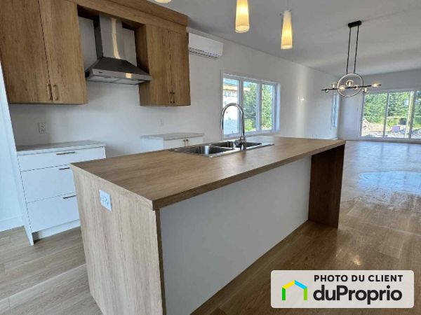 Apartment Kitchen - 653 Rue de la Traverse, Farnham for rent