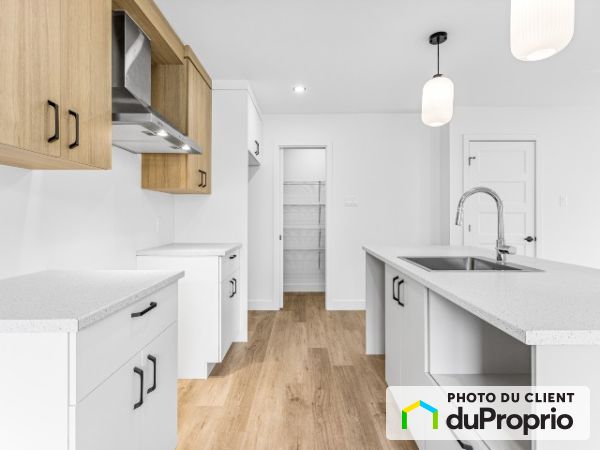 6102 Berlioz, Lévis for rent