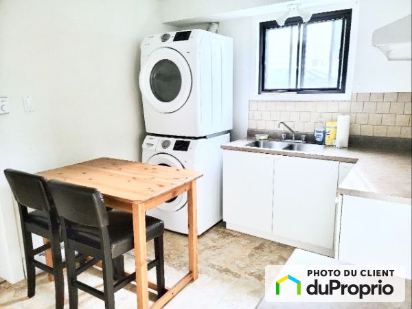 6701 avenue de la Loire, Anjou for rent