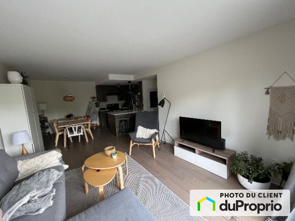 303-3611 Blv Ste rose, Fabreville for rent