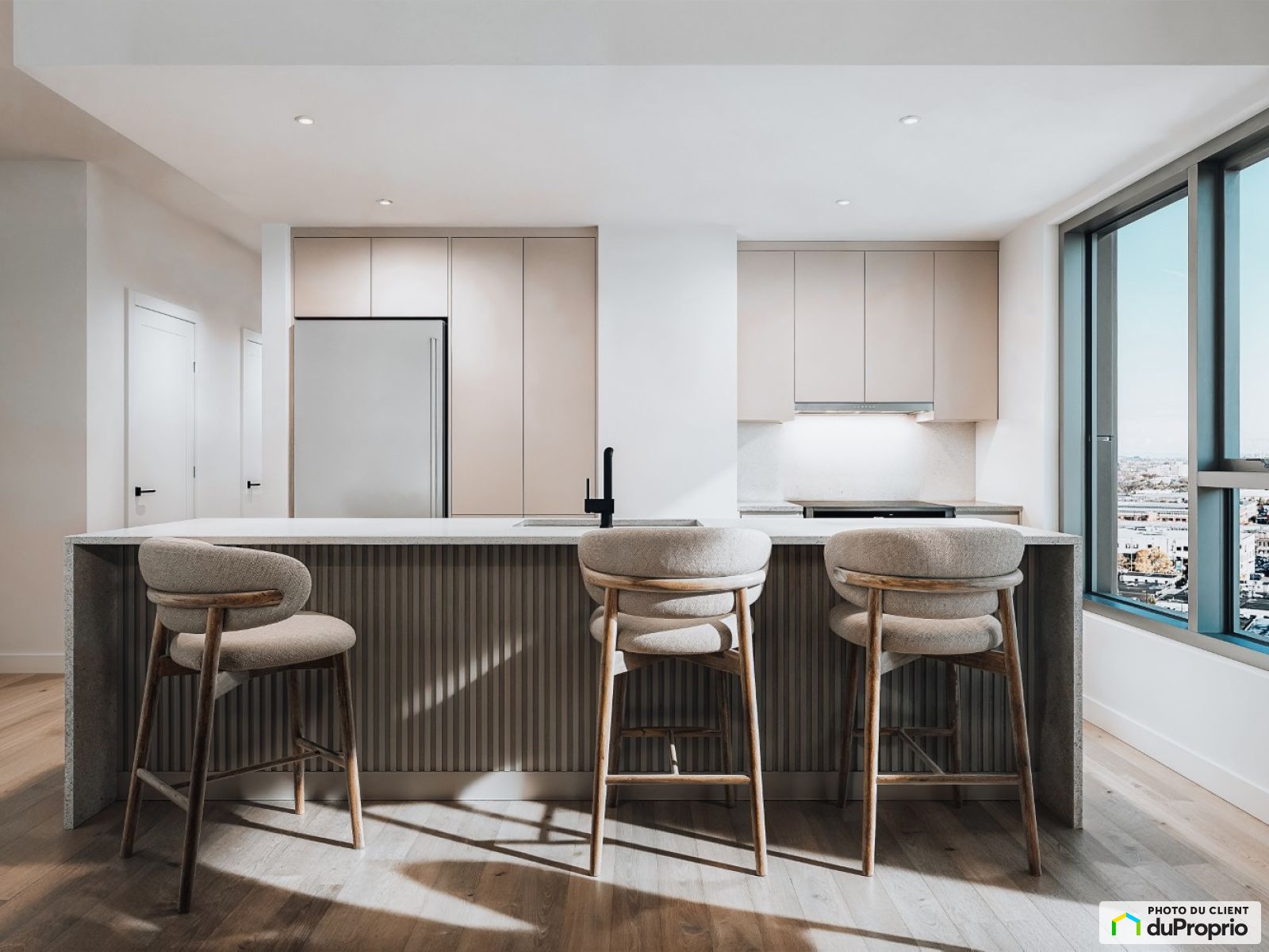 2200 rue Sauvé Ouest — photo 1
