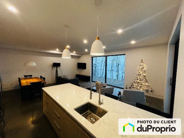 40 rue du Mont-Aki, Bromont à louer