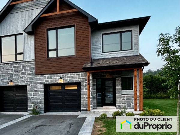 1295 Allé du Pèlerin, St-Sauveur à louer
