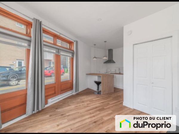 383 Rue Saint-Sauveur, Saint-Sauveur for rent