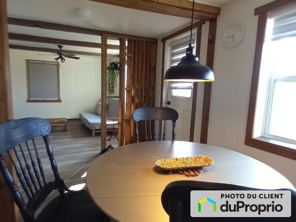 Salon du logement - 1093 chemin des coudriers, L&#39;Isle-aux-Coudres à louer