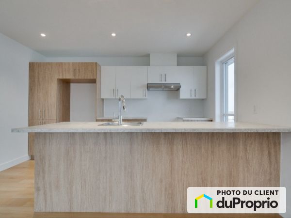 650 Rue Flavie-Poirier, St-Charles-Borromée à louer