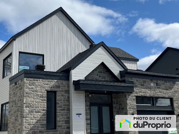 A-42 rue Madeleine-Marchand, Lery for rent