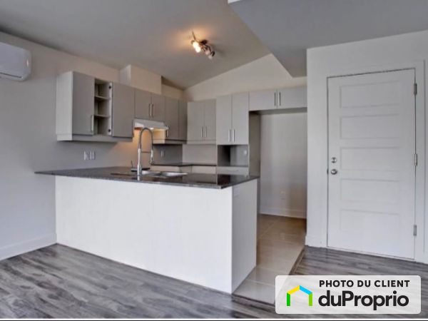 28 rue Sicotte, Ste-Rose for rent