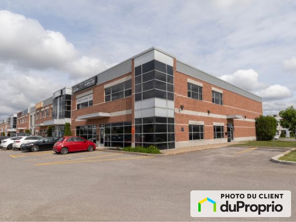4277 Autoroute des Laurentides, Chomedey for rent