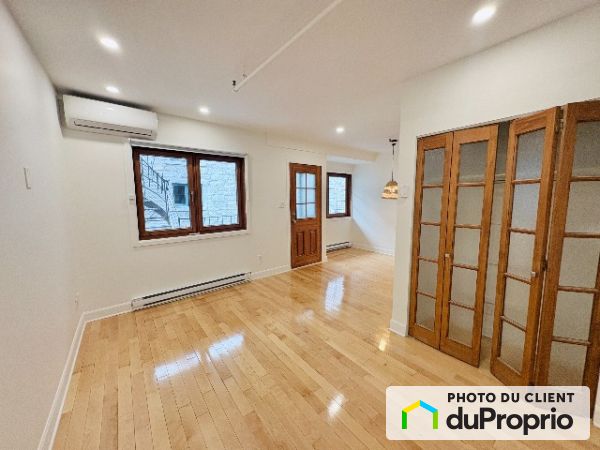 3-215 rue de La Commune Ouest, Ville-Marie (Centre-Ville et Vieux-Montréal) for rent