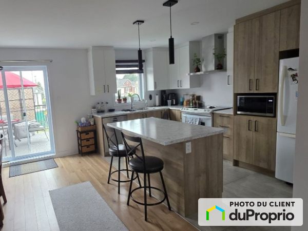 180 rue Sainte-Anne, Ste-Madeleine for rent