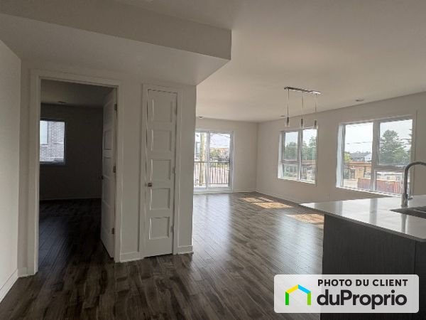 13285 boulevard du Curé-Labelle, Mirabel for rent