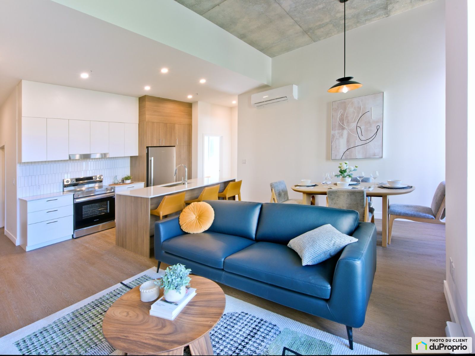 220, boulevard Harwood — photo 1