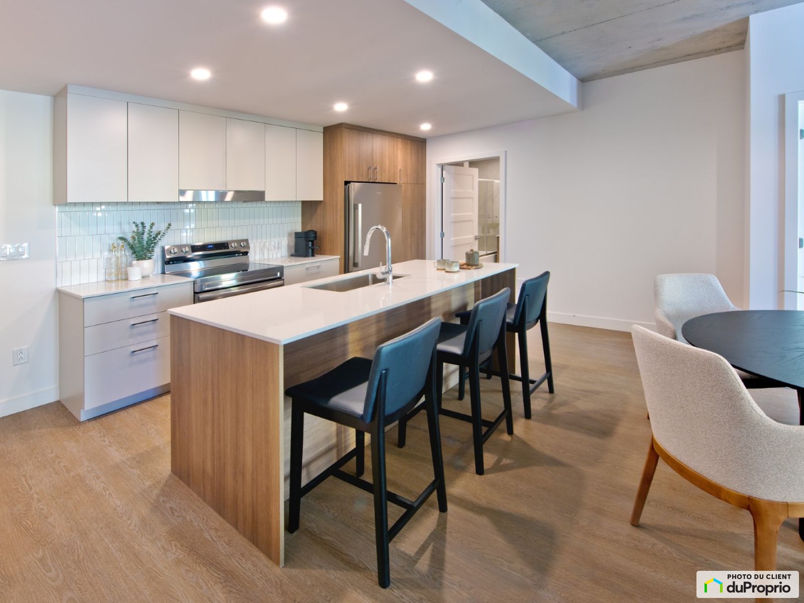 220, boulevard Harwood — photo 1