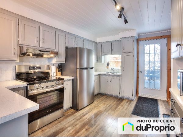 8, rue Principale, Ste-Anne-Du-Lac à louer