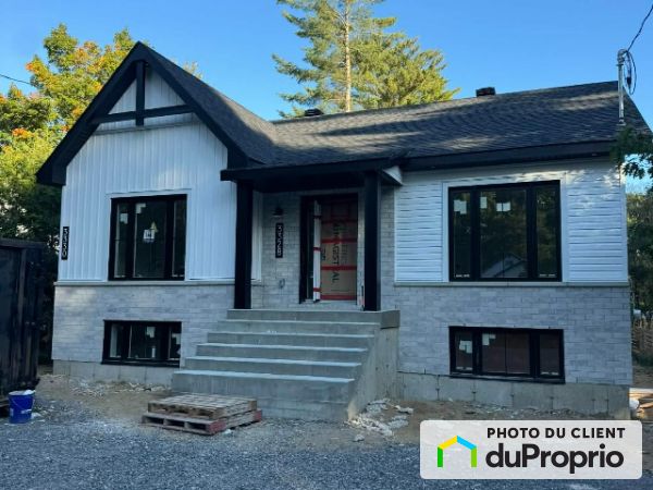 3328 15e Avenue, Rawdon for rent