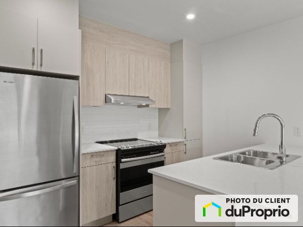 2211, rue Harry Halton, Saint-Laurent à louer