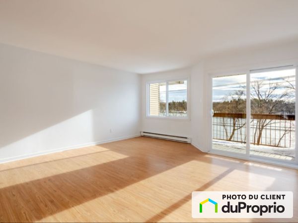 25-35 chemin du Richelieu, McMasterville for rent