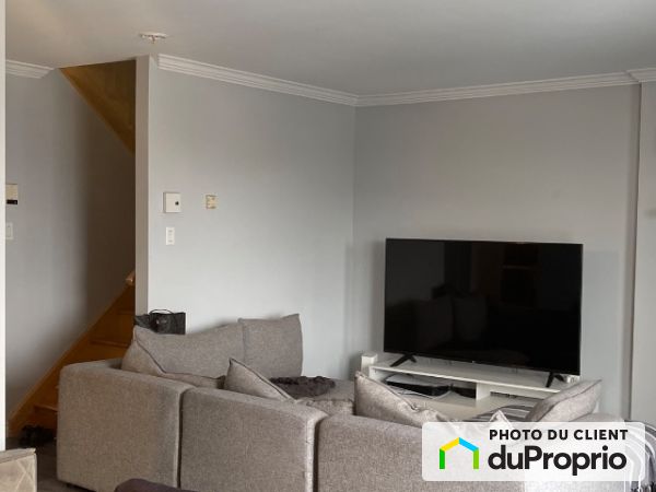 18-2620, Boul armand-frappier, Ste-Julie à louer