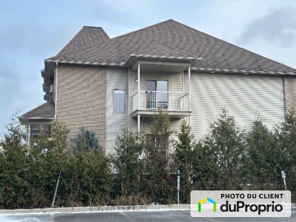 4-64, Zenith, Gatineau (Hull) à louer