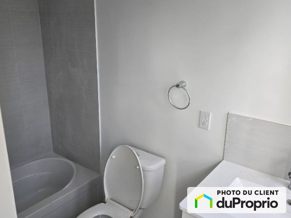 12066-1207, Cousineau, Saint-Laurent à louer