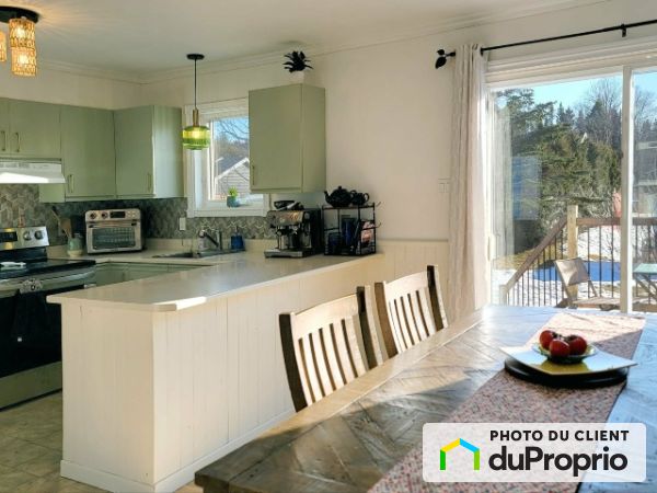 8 rue des Lynx, Ste-Anne-Des-Monts for rent