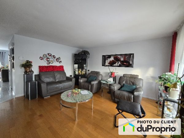 395 souvenir, Laval-des-Rapides for rent