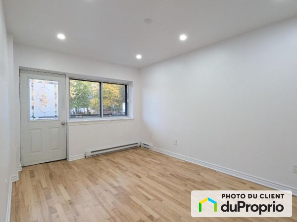 Apartment Bedroom - 4600 chemin Queen Mary, Côte-des-Neiges / Notre-Dame-de-Grâce for rent