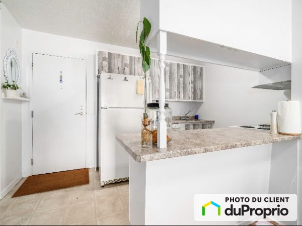 402-12085, Berlioz, Montchatel à louer