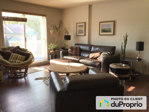 1381 Rue de la Montagne, St-Nicolas for rent