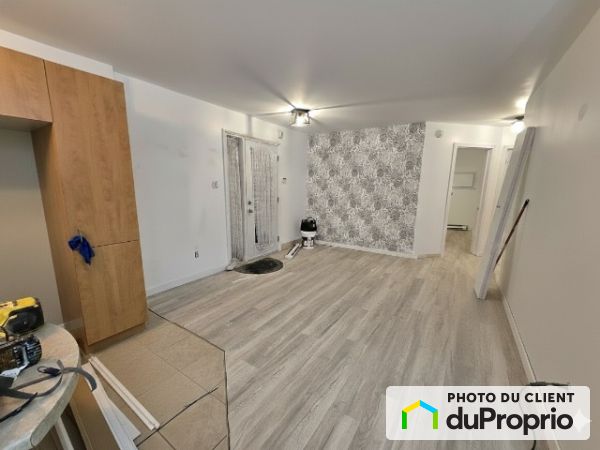 Apartment Living Room - 1-1845 Rue centrale, Ste-Catherine for rent