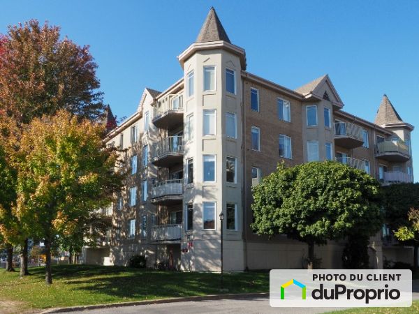 302-7461 avenue des Halles, Anjou for rent