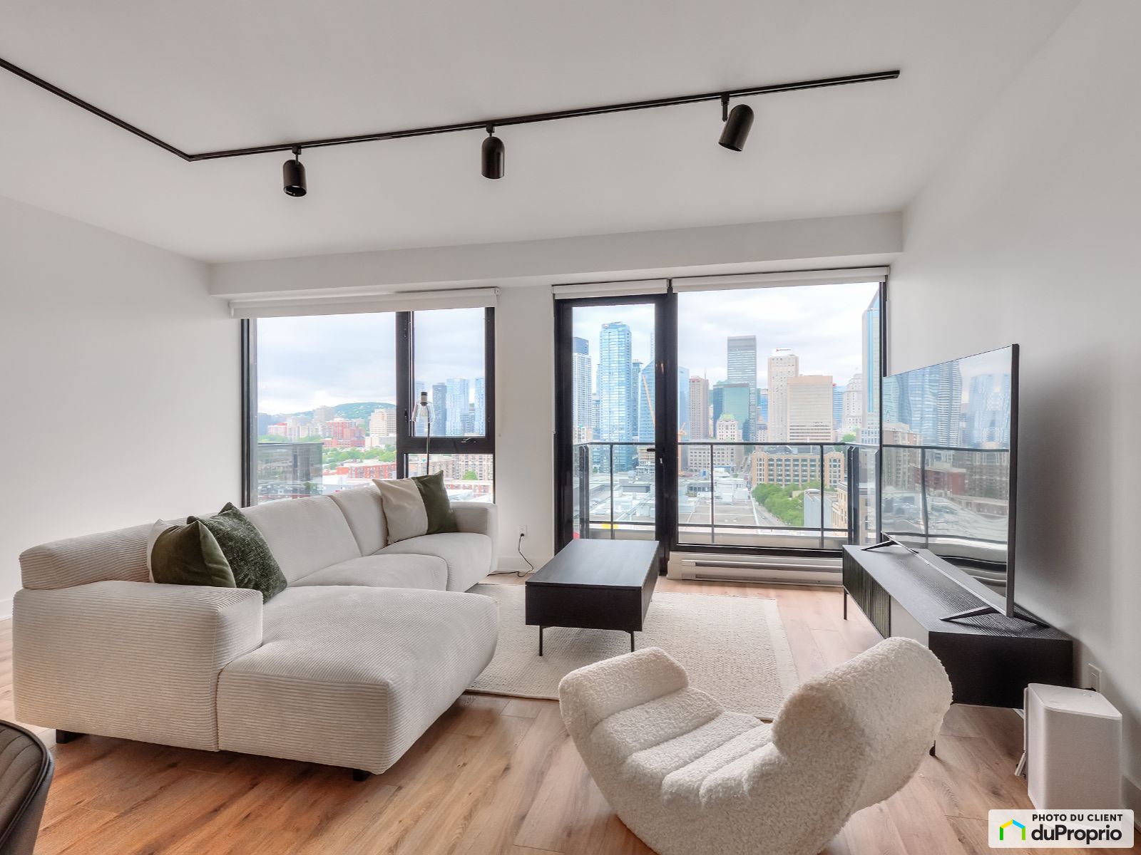 235 Young - 4 1/2 Penthouse - Griffin Square — photo 1
